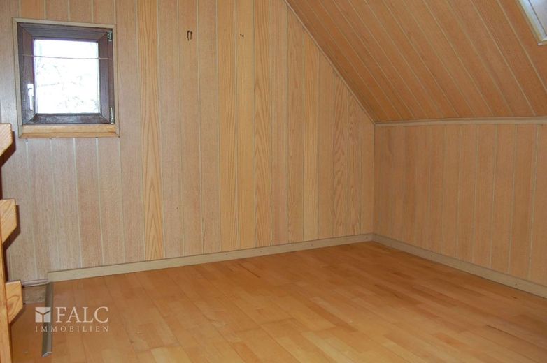 +++kleines Häuschen mit einem großen Grundstück+++ – Durchgangszimmer