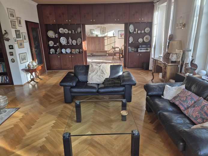 Großzügiges Haus in bester Wohnlage in Köln-Müngersdorf provisionfrei von Privat – Wohnzimmer