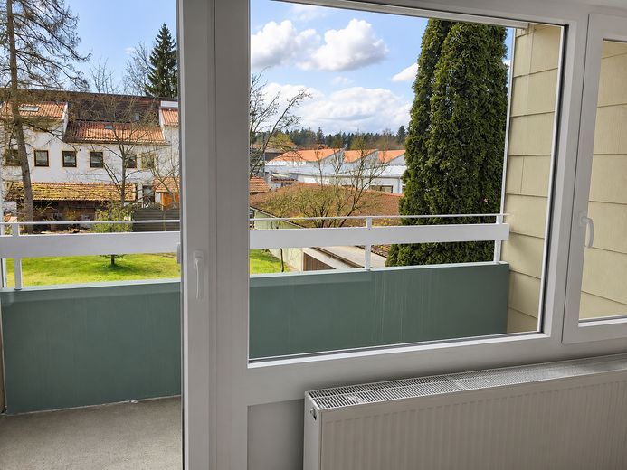 Appartamento con 1 camera, loggia e garage – senza provvigione – Ansicht_Balkon_innen