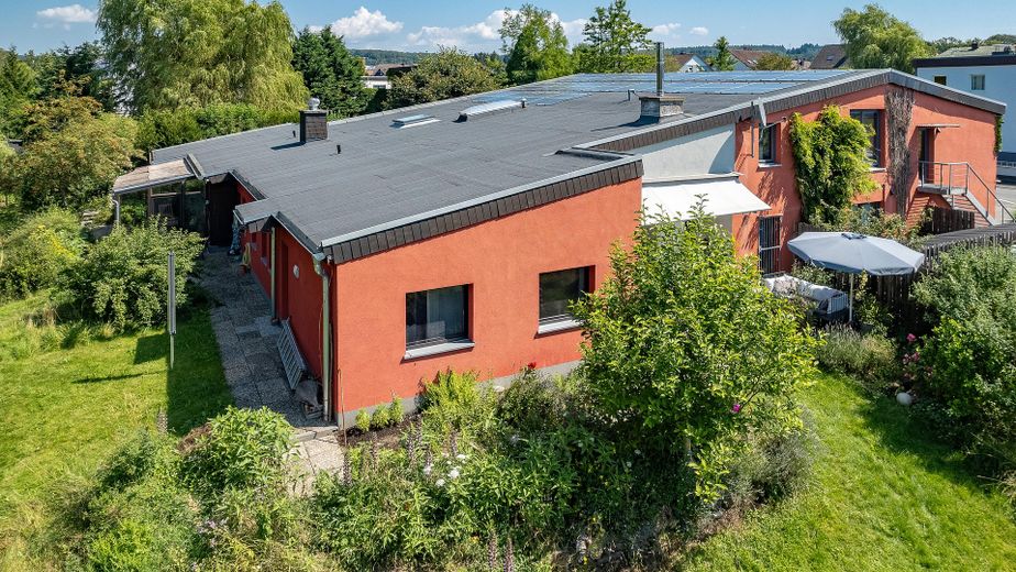 290 m² + 2.464 m² Naturidyll | Pool & Gartensauna | Aartalblick | Mehrgenerationen o. Vermietung – Gartenansicht Süd-West