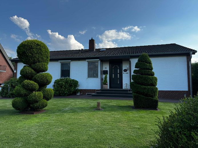 Komfortables Wohnen auf einer Ebene – Gepflegter Bungalow in attraktiver Lage von  Weyhe-Leeste – Foto 1