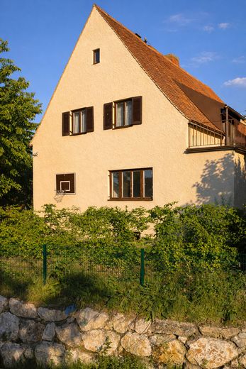 Raumwunder mit Potenzial: Ihr neues Zuhause im Herzen von Markt Schwaben – Rückansicht