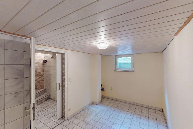 Charmantes Reihenhaus mit ausgebautem Dachboden und schönem Außenbereich - zzgl. Garage – Kellerraum