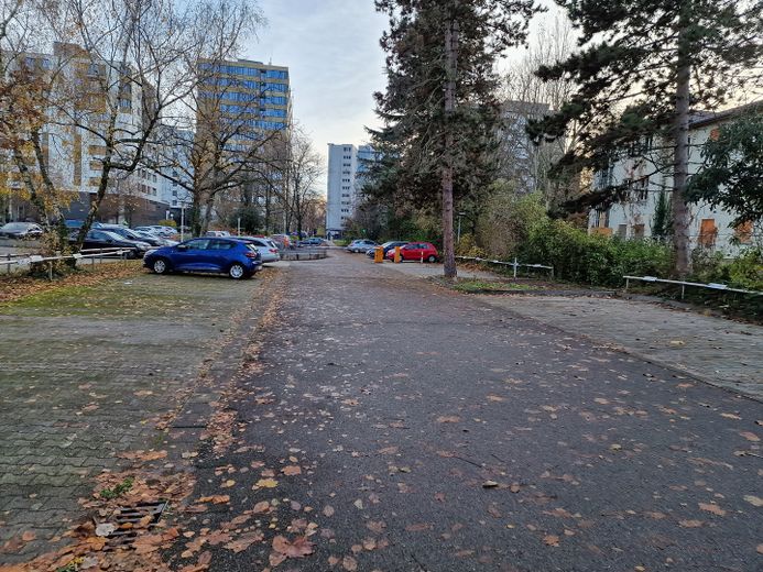 Möblierte 1 Zimmer Wohnung mit PKW-Stellplatz! Nur für Studenten/innen oder Angestellte der Uni HD! – PKW Stellplatz