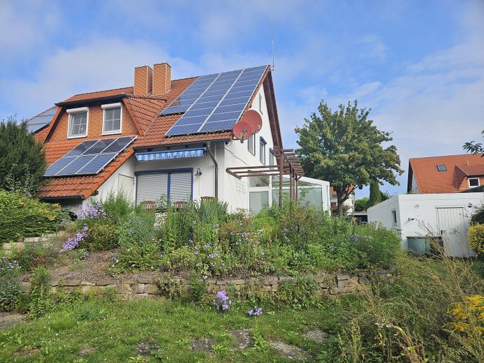 Rückseite Blick zur Terrasse