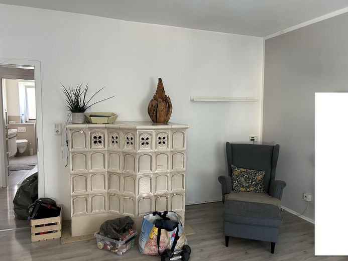 Großzügige 3-Zimmer-Wohnung mit Balkon – zentral in Lauingen – Wohnzimmer - Kacheln