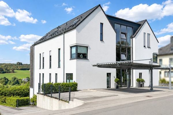Energieeffizient A+ ,moderne Gartenwohnung mit außergewöhnlicher Architektur und Blick ins Gelpetal