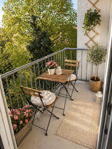 Bonito y amplio apartamento de 6 habitaciones en alquiler – Balkon