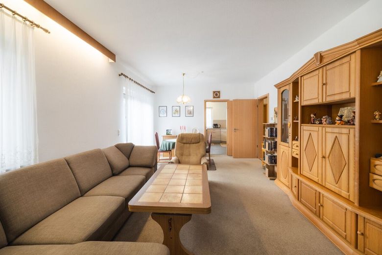 Ein Zuhause, das mitdenkt: modern, effizient und familienfreundlich! Familienhaus mit viel Platz! – Wohn-/Essbereich