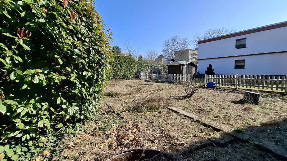 Verkehrsberuhigt gelegenes Grundstück für Einfamilienhaus in gewachsenem Wohngebiet + Garage – Grundstücksansicht