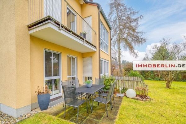 IMMOBERLIN.DE - Jung gebliebene Wohnung mit Südwestterrassen, Garten, geräumigem Garagenplatz