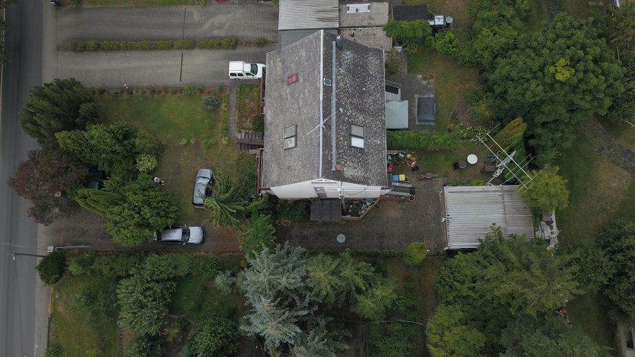 Charmantes Einfamilienhaus mit Balkon, Garage und Garten – Ihr neues Zuhause in Prausitz – Luftbild
