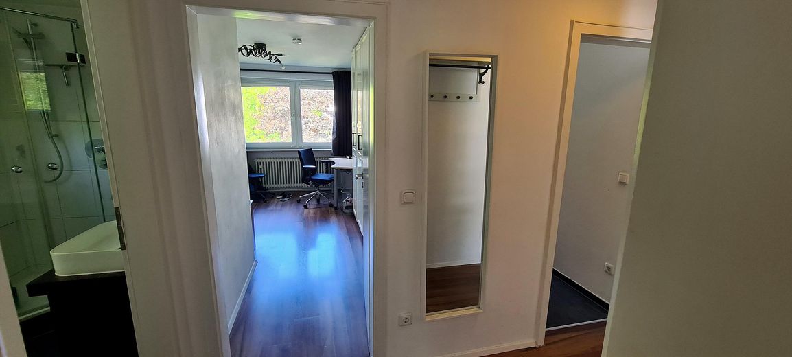 Appartamento di 2 locali con loggia e bagno con luce naturale | libero da settembre 2026 – Blick ins Schlafzimmer