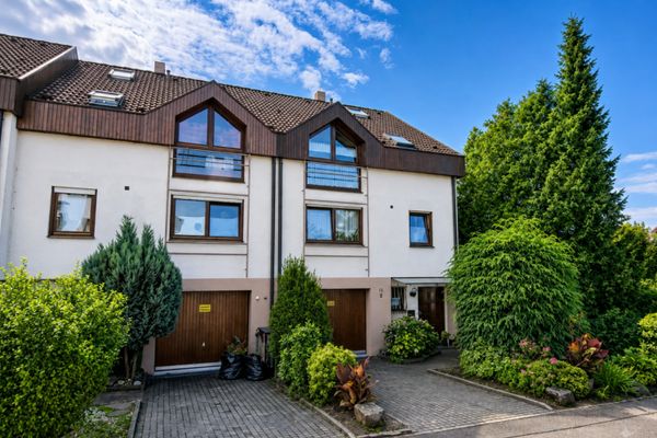 Gepflegtes Reihenmittelhaus mit Südterrasse und Ausbaupotenzial in Gengenbach