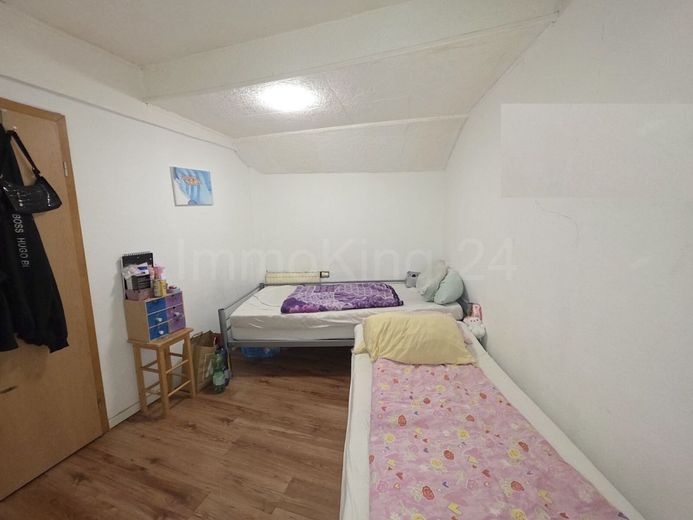 ++ SOLIDES EINFAMILIENHAUS + VIELE MODERNISIERUNGEN + ÜBERDACHTE TERRASSE IN GUTER LAGE!! ++ – SCHLAFZIMMER 5