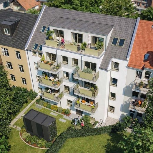 RUHIGE 3-RAUM WOHNUNG MIT LIFT IN LAUBEGAST – Vogelperspektive