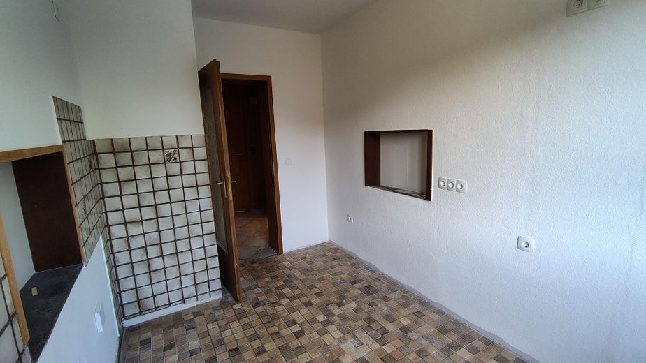 Renovierte 4-Zimmerwohnung in Duisburg-Mittelmeiderich demnächst zu vermieten – Küche
