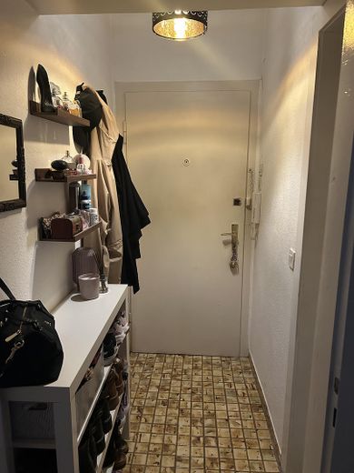 Flur mit Blick zum Eingang