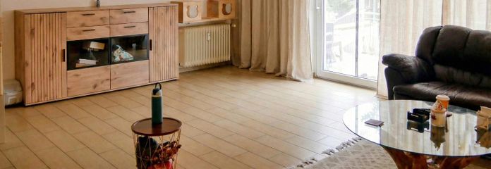 Wohnzimmer, Blick zum Garten