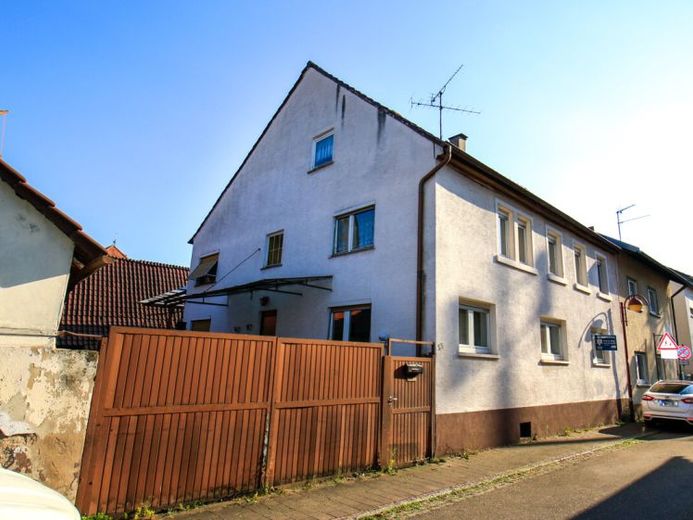 Sanierungsbedürftiges EFH mit großem Grundstück 550qm in ruhiger, zentraler Lage in BW – Foto 1