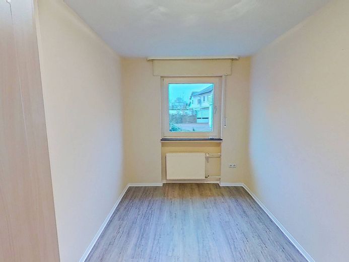TRASFERITEVI SUBITO E RISPARMIATE: moderno appartamento di 3 locali con bagno con luce naturale e ampio BALCONE – Ansicht I: Schlafzimmer II