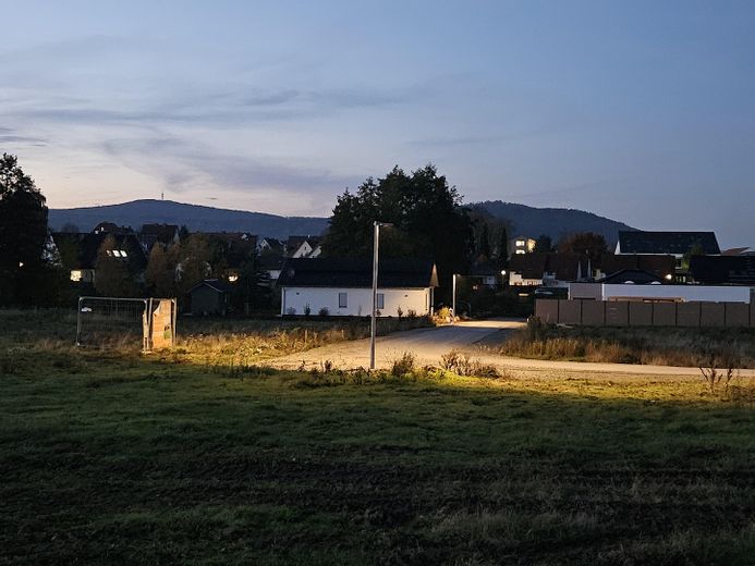 Baugrundstücke im Neubaugebiet Offenbergblick! Keine Provision! Kein Bauzwang! – Westberg-Heuberg am Abend