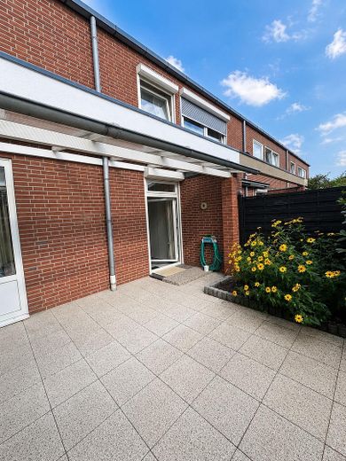 Provisionsfrei: Reihenhaus mit Garten in begehrter Wakenitznähe – Terrasse