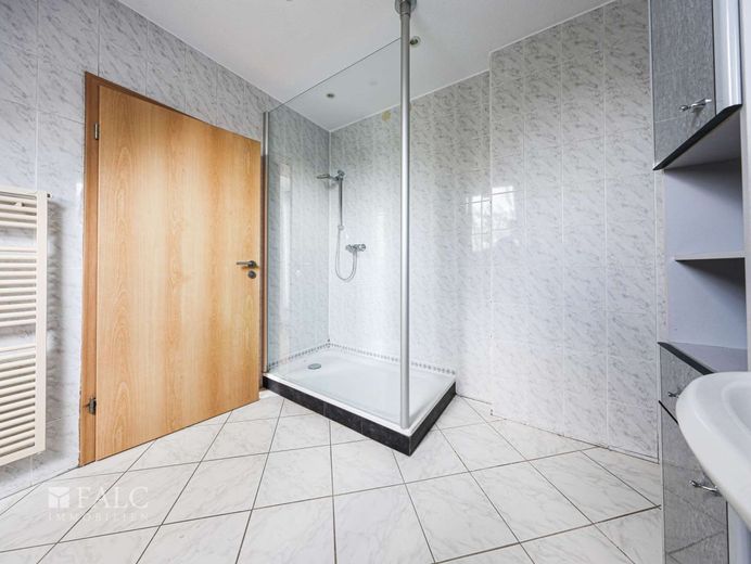 Über den Dächern Berlins: 3-Zimmer-Maisonette mit Südwest-Terrasse - sofort frei! – Badezimmer DG