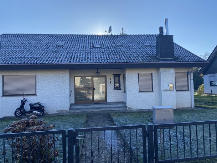 Ansicht Nord-/Straßenseite 