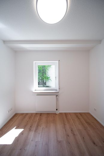 Erstbezug nach Sanierung: Helle 3-Zimmer-Wohnung mit Südbalkon nahe Rheinufer & Schlosspark – Drittes Zimmer