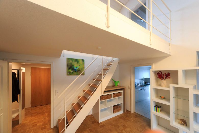 Schicke Maisonette-Wohnung mit Galerie und Loftcharakter | 2 Bäder – Wohnbereich