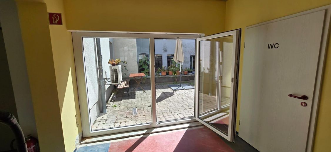 Blick von Flur auf Terrasse