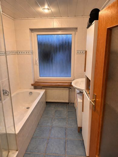 Commission-free: Well-maintained family home with 24 kWp PV system, storage, pool & large plot – Bad unten
