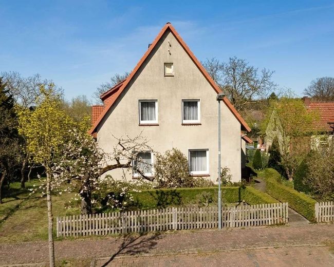 Eldingen - Verborgene Perle: Einfamilienhaus + Garten + Obstbäume - wer erweckt mich zu neuem Leben – Aussenansicht 2