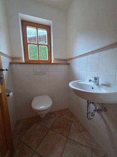 Reihenhaus-Perle nahe Chiemsee &amp; Kampenwand – Gäste WC