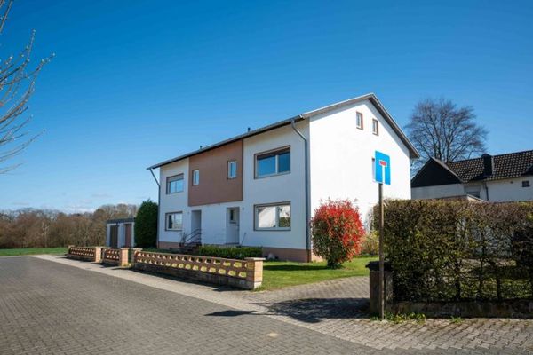 Bonn-Niederholtorf: Familienhaus mit viel Platz, Garten & Entwicklungspotenzial