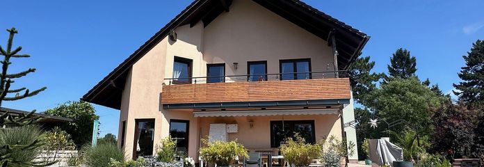 Straordinaria casa unifamiliare moderna con doppio garage – Gartenseite