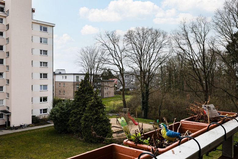 Ihre attraktive und moderne ETW im Herzen von Quickborn - mit Loggia und Tiefgaragenstellplatz – Blick von der Loggia