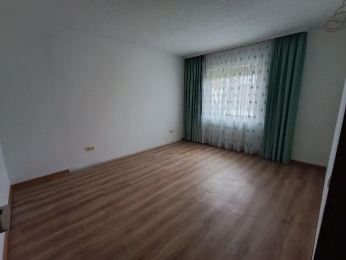 Großes Ein-/Mehrgenerationenhaus mit Garten (175 m² Wohnfläche / 573 m² Grundstück) – Zimmer OG