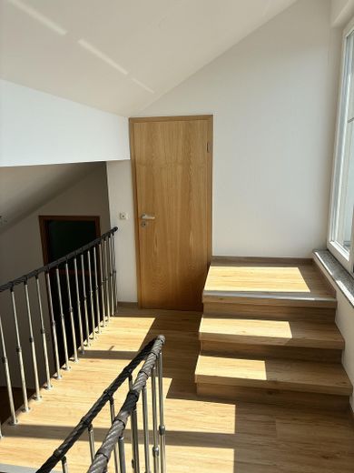 Sobre los tejados de Leipzig: dúplex de 2,5 habitaciones con 25 m² de terraza-solárium en la azotea en Rosental/Zoo – Foto 9