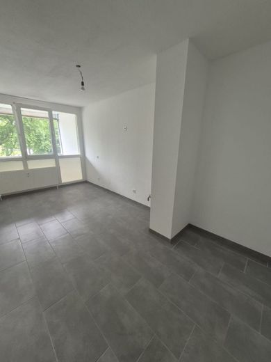 3 Zimmer Wohnung renoviert in Benrad Nord zu verkaufen – IMG-20260608-WA0000