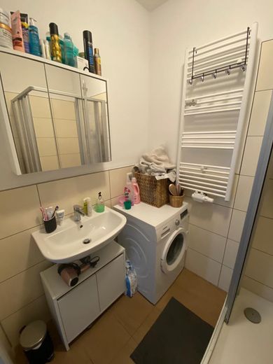 Odnowione 3-pokojowe mieszkanie w centralnej lokalizacji – idealne dla mieszkania współdzielonego – Photo 7