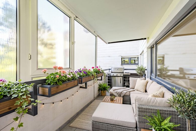 Einziehen und wohlfühlen – stilvolle 2,5-Zi-ETW mit Balkon, Erstbezug nach Kernsan., provisionsfr. – Balkon, KI