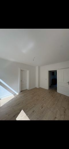 Hochwertig sanierte 4-Zimmer-Altbauwohnung mit EBK und Balkon in Bestlage des Johannesviertels – Schlafzimmer / Büro