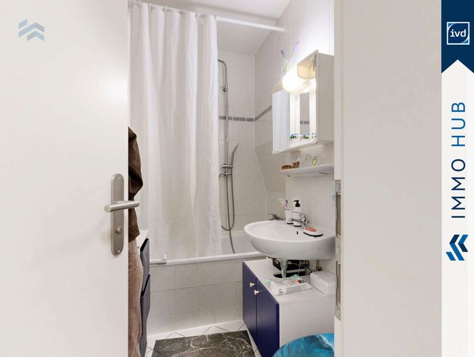 ++ Singlewohnung mit Terrasse, Stellplatz  &  Hobbyraum ++ – 5311695-NoQqVwVQ8QkcP1PAqy9cwgDX-Badezimmer mit Wanne.jpg