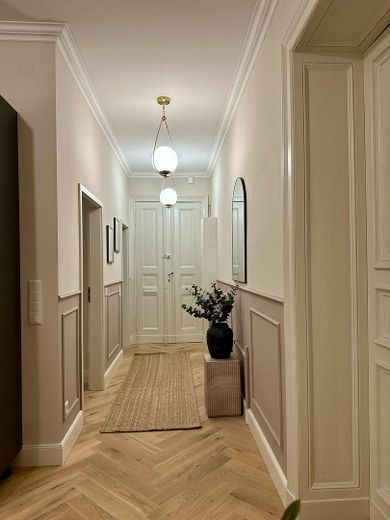 Zeitlose Eleganz trifft auf modernen Komfort - Sanierte 3 Zimmerwohnung am Schloss Charlottenburg – Eingangsbereich