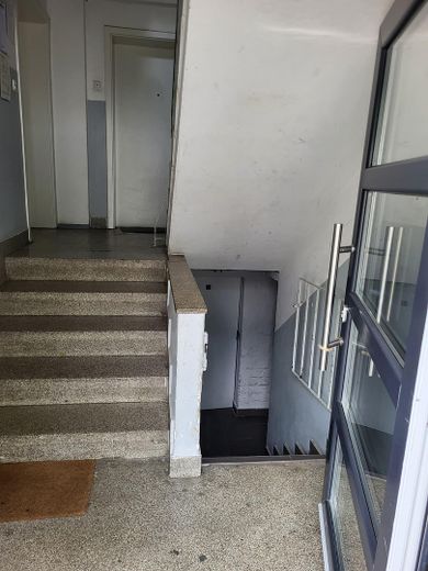 Renovierte 2-Zimmer-Wohnung in Augsburg-Lechhausen – Hauseingang- Hochparterre