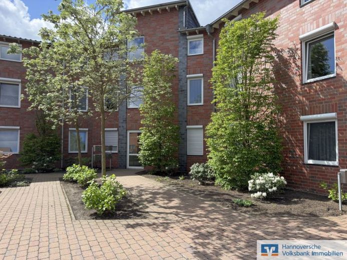 Bissendorf: Erdgeschosswohnung mit Garten und Garage – Foto 1