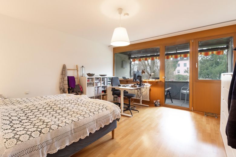 Schlafzimmer 1