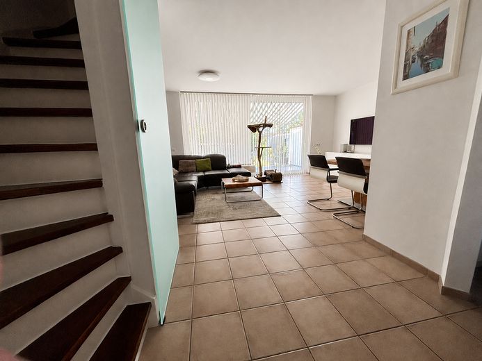 Top renoviertes Reihenmittelhaus mit Garten in Erftstadt - sofort einziehen und wohlfühlen! – Wohnzimmer